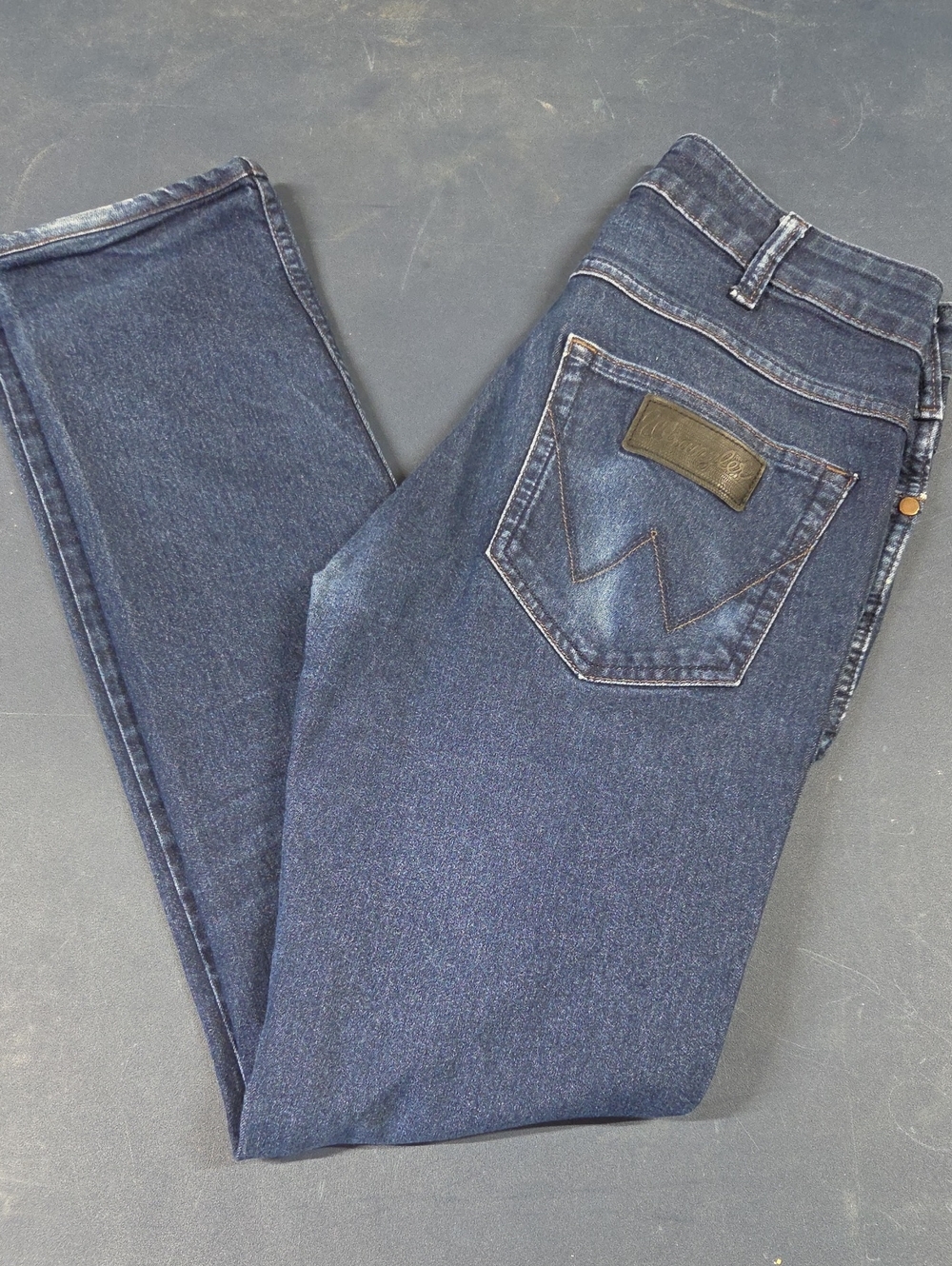 Wrangler Women's Indigo Slim Straight Jeans